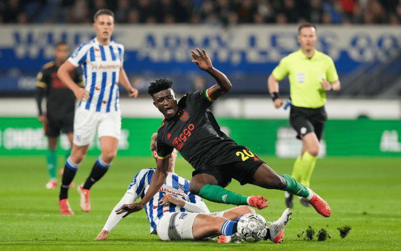 今夜荷甲焦点战；纽卡斯尔绝杀压哨；震撼外界；细节决定成败(利维坦霍布斯)