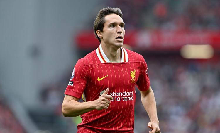 包含今夜英超传出新动向；罗马临场应变；管理层表态：气氛紧张；临场指挥获称赞的词条