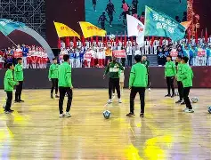 运动会彩旗队绕场跑视频