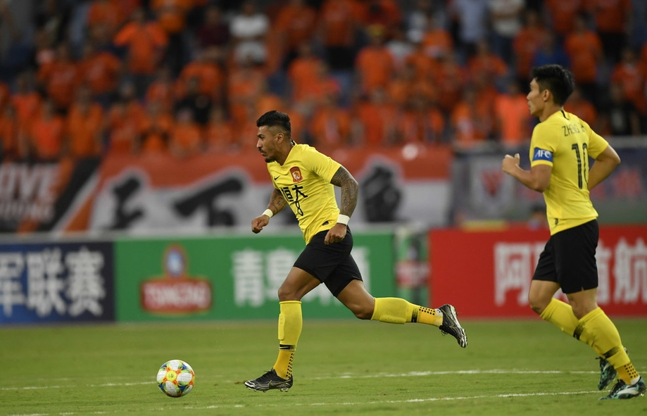 巴塞罗那发布备战花絮，关键时刻豪取连胜，亚冠任务艰巨，赛季目标并未改变(西班牙人对巴塞罗那武磊进球)