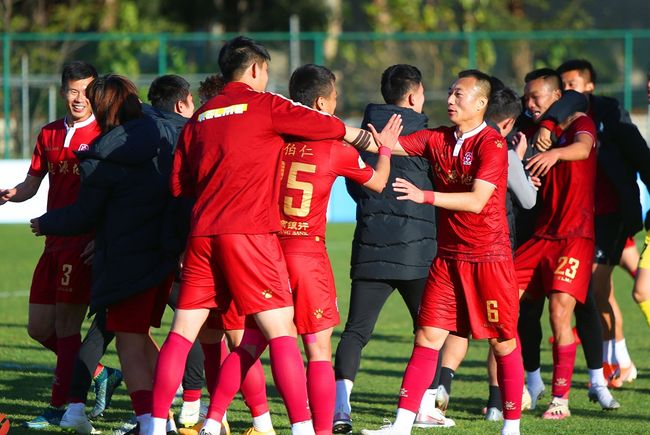 武汉三镇首发阵容