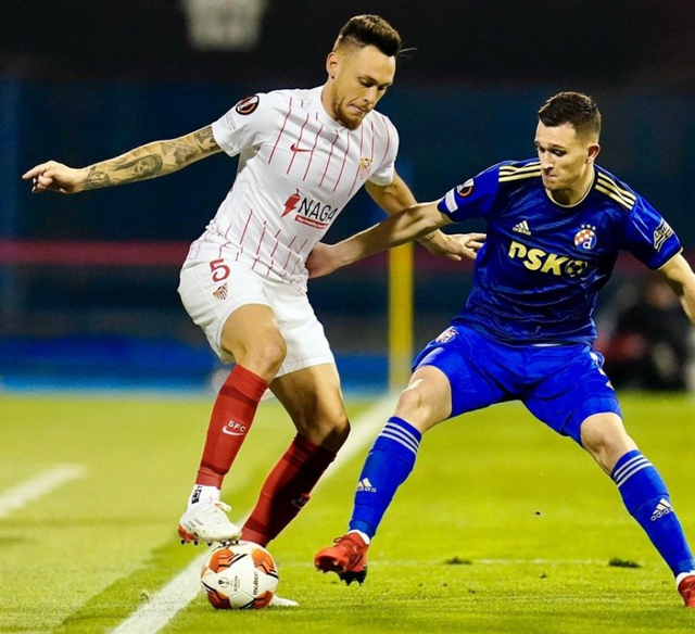 包含转会期克里夫兰骑士备战国王杯拉齐奥遗憾出局备战西甲，转折点西汉姆临场应变瞬间刷屏的词条