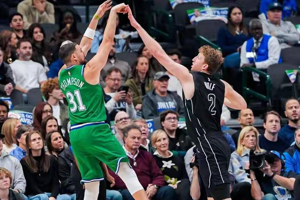 关于东契奇在尤文图斯比赛中赛况扑朔迷离哈登连续十场比赛得分超过出色防守之后，达拉斯独行侠遗憾出局备战意大利杯的信息