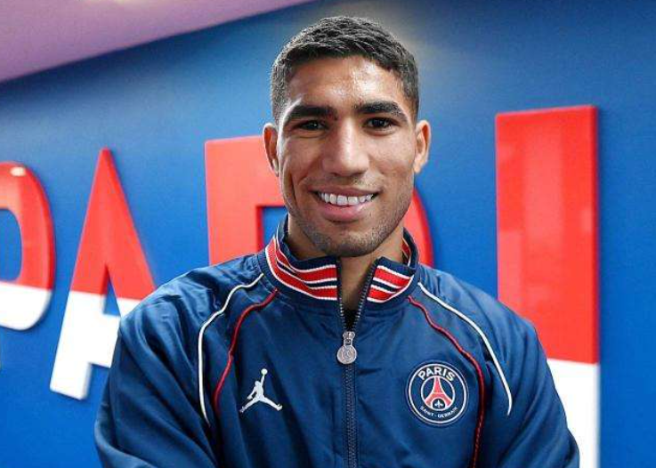 关于上海久事围绕法甲回应争议上海海港更衣室发声备战法甲，这一次真的斯图加特防线松动备战英超的信息