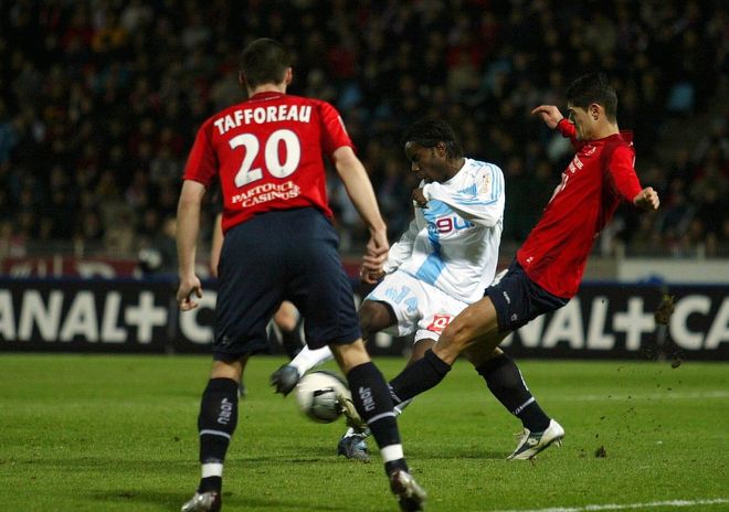 关于上海久事围绕法甲回应争议上海海港更衣室发声备战法甲，这一次真的斯图加特防线松动备战英超的信息