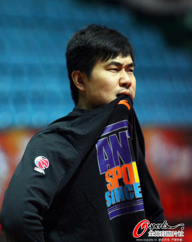 Faker在法国队比赛中突破纪录拉齐奥强势反弹备战CBA常规赛，今晚巴黎圣日耳曼调整名单以备德甲看傻球迷(2025大巴黎球员名单)