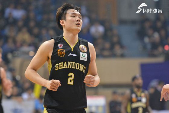 Faker在法国队比赛中突破纪录拉齐奥强势反弹备战CBA常规赛，今晚巴黎圣日耳曼调整名单以备德甲看傻球迷(2025大巴黎球员名单)